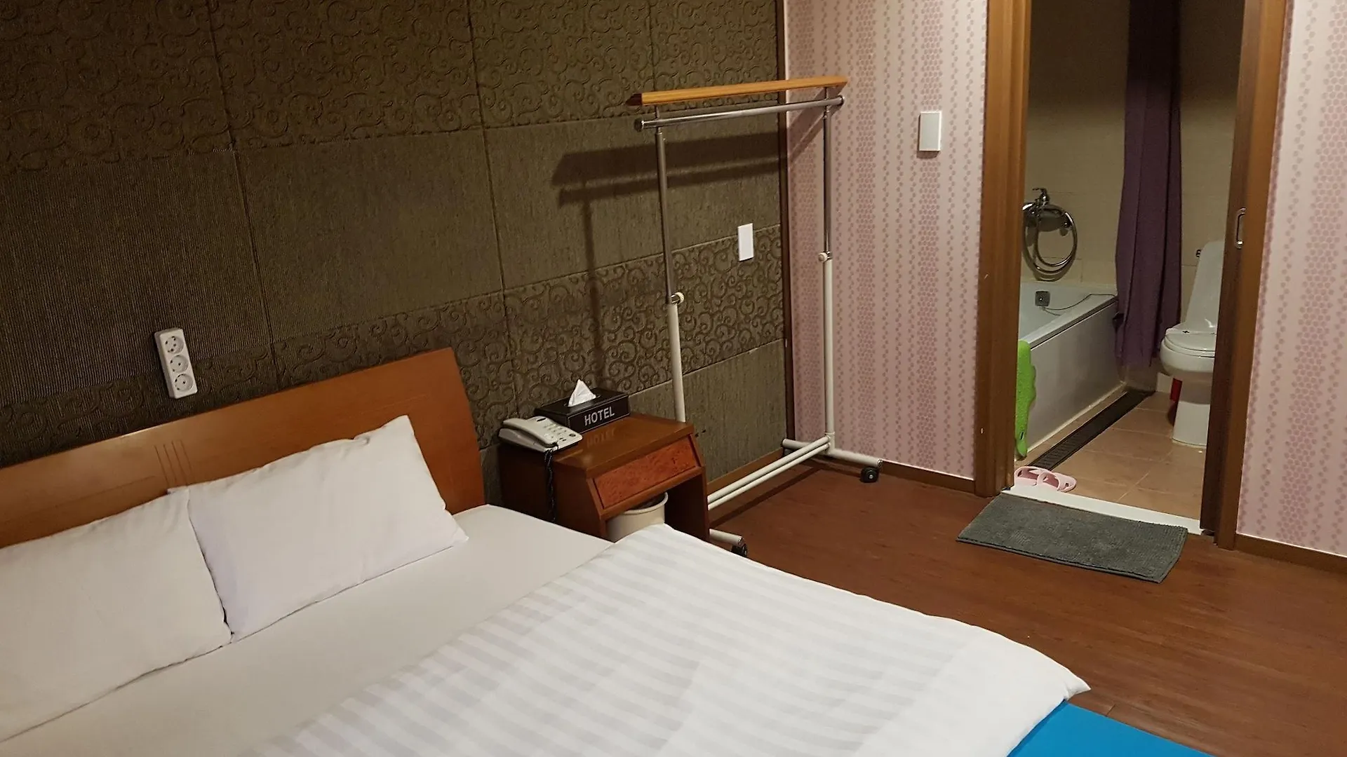 Hotel At Home Seoul Motel