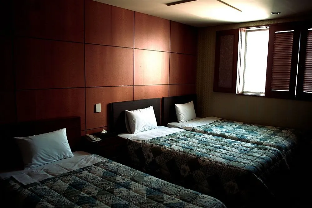 Hotel At Home Seoul 2*,